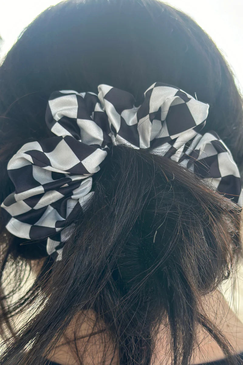 Round the track Scrunchie